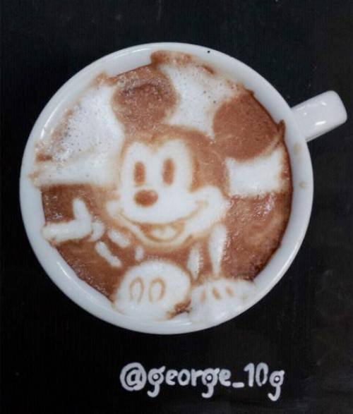 Mickey Mouse Coffee Latte Art